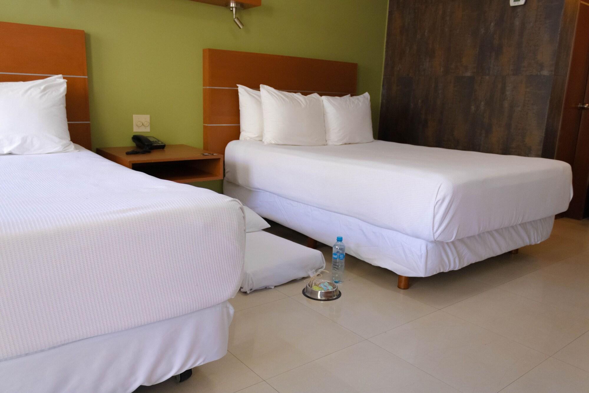 Hotel Calafia Mexicali Exterior photo