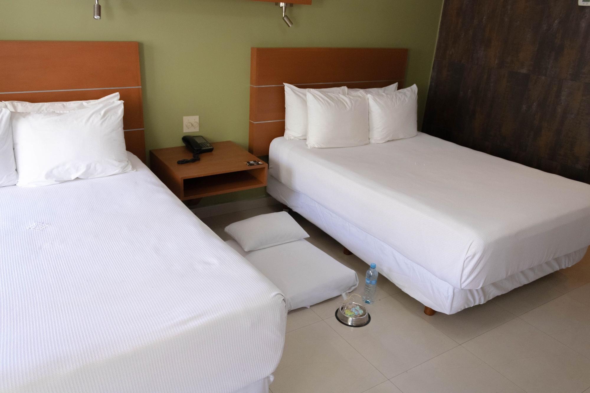 Hotel Calafia Mexicali Exterior photo
